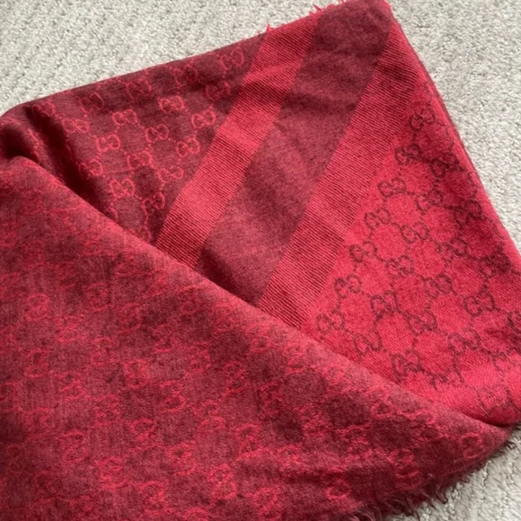 Gucci GG Monogram Wool Scarf - Picture 4 of 8